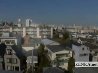सुडौल बड़ा उल्लू जापान का निवासी किशोर हो जाता है fifty पैर टॉल जाइयंट