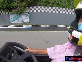 Echt amateur aziatisch tiener amateur gf van thailand gaan karting en vies video-